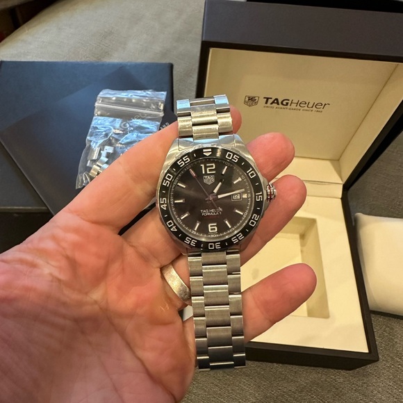 TAG Heuer Formula 1 Calibre 5 Silver Watch with Black Dial - Picture 8 of 15